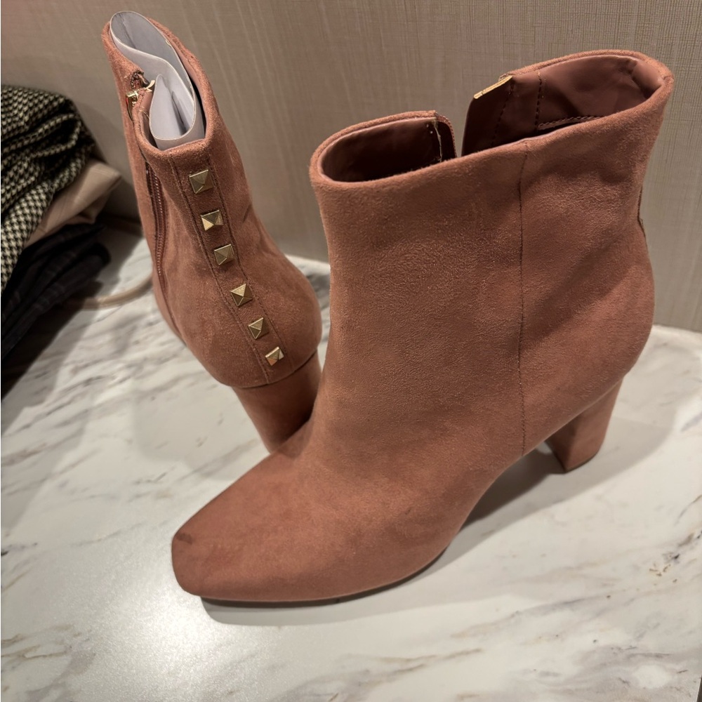 Elegant Mauve Ankle Boots